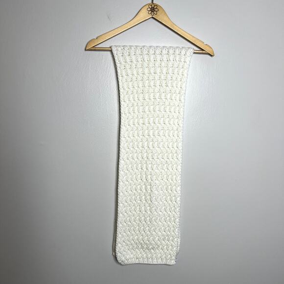 CC White Knit Scarf - Picture 3 of 5